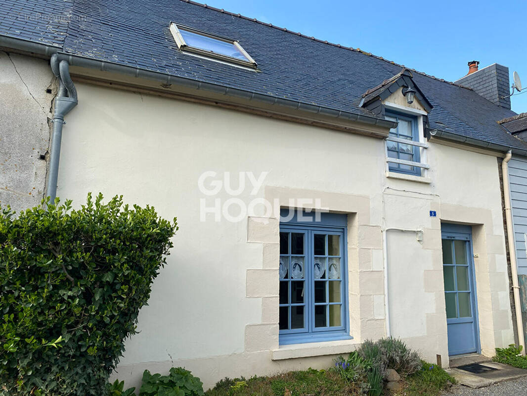 Maison à BAGUER-PICAN