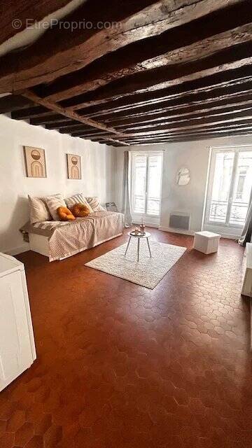 Appartement à PARIS-2E