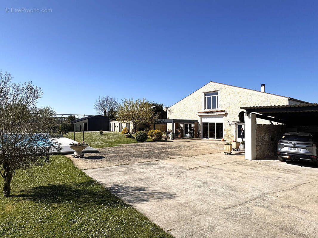 Maison à TONNAY-CHARENTE