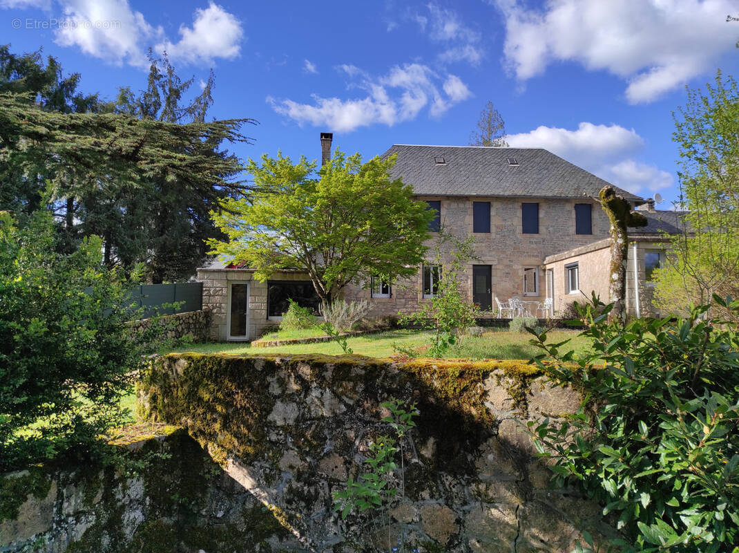 Maison à EYREIN