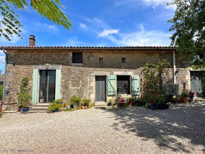 Maison à VILLEFAGNAN