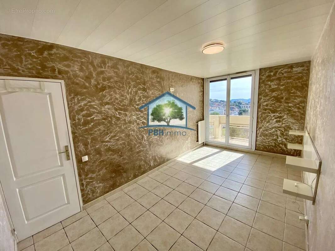 Appartement à MARSEILLE-15E