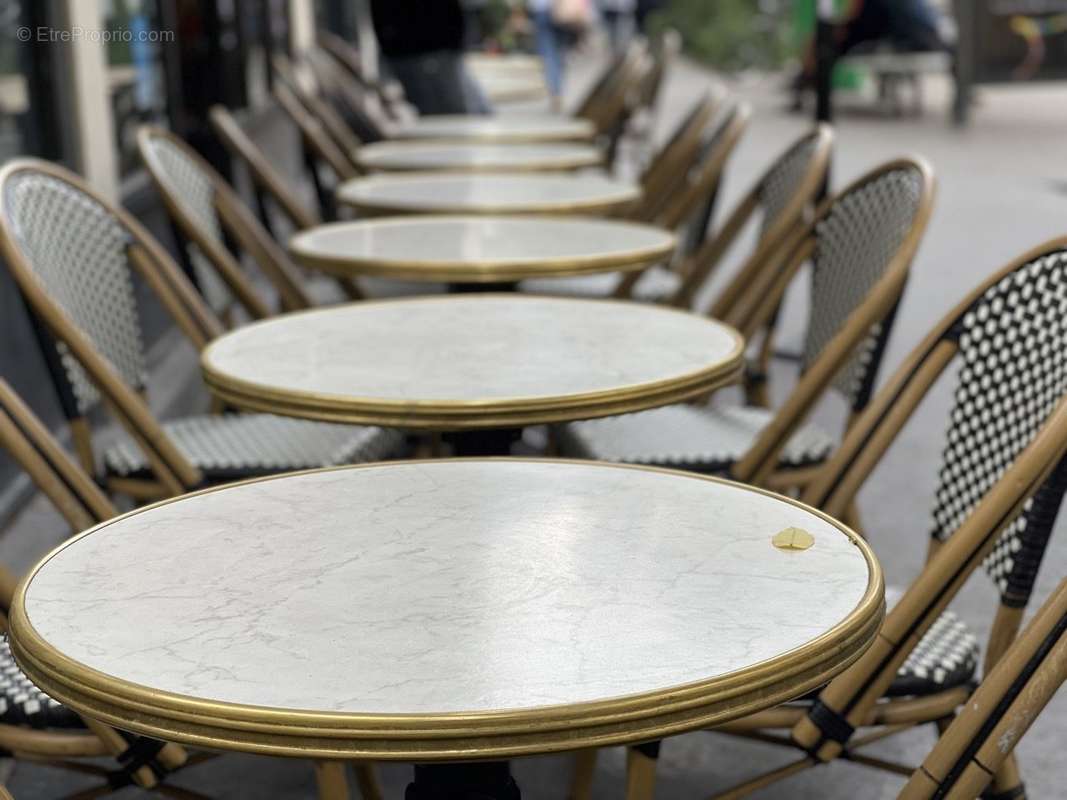 Autre à PARIS-3E