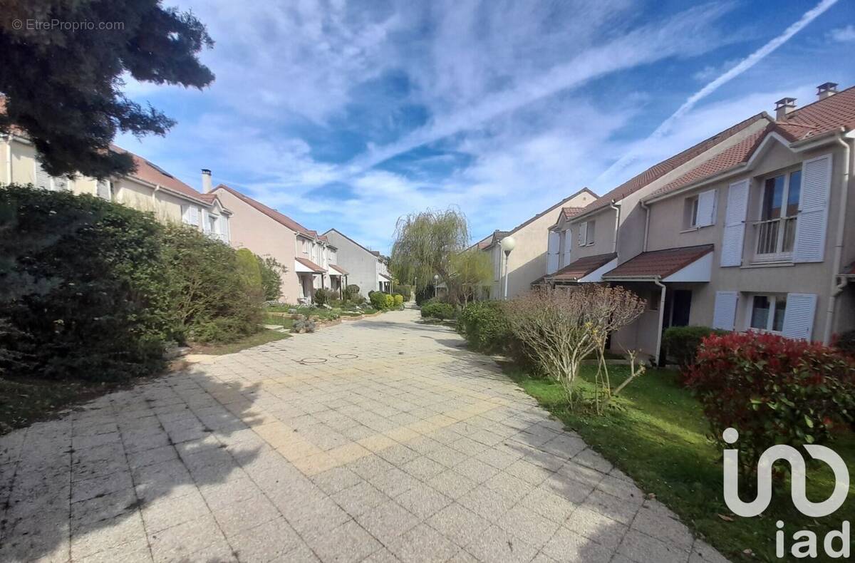 Photo 1 - Maison à THIAIS