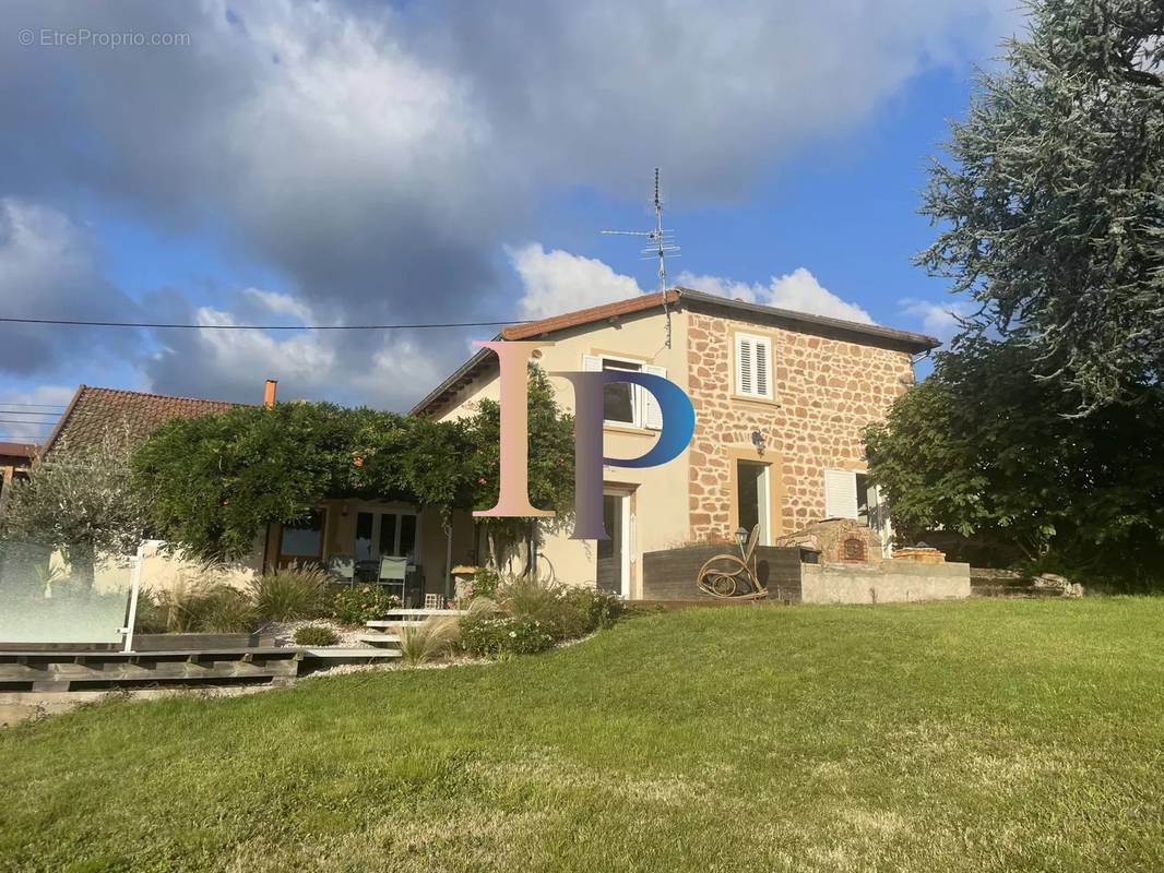 Maison à AMPLEPUIS