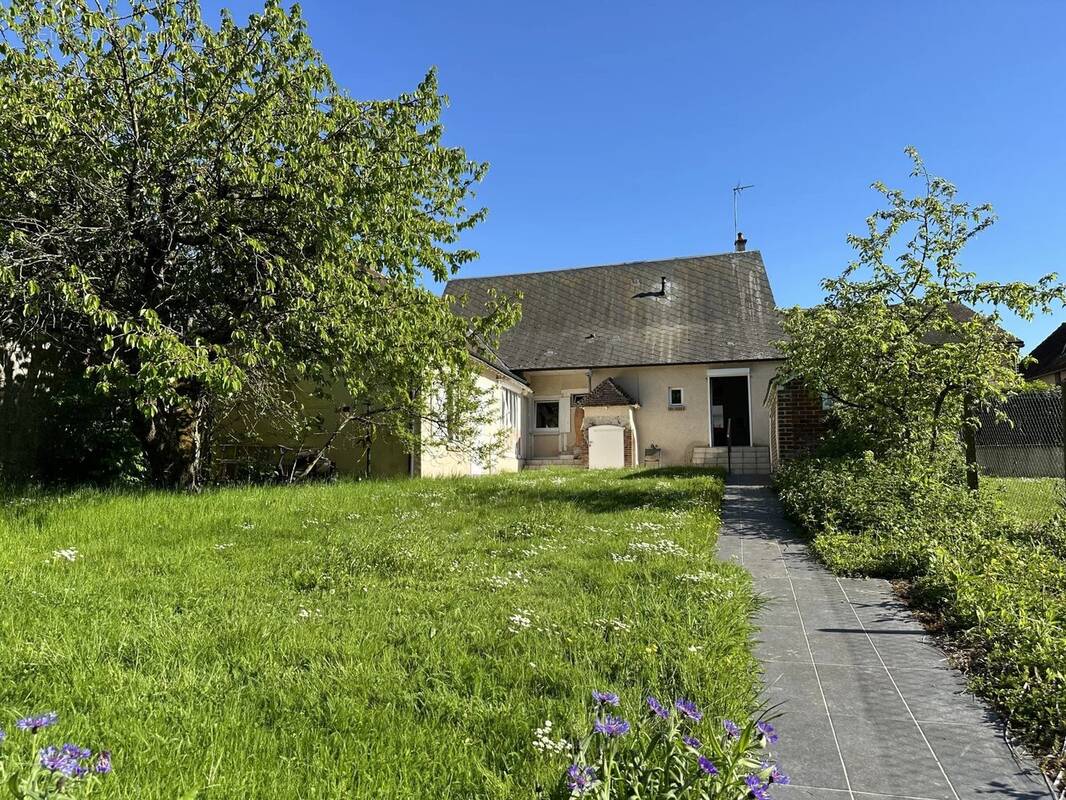 Maison à VER-LES-CHARTRES