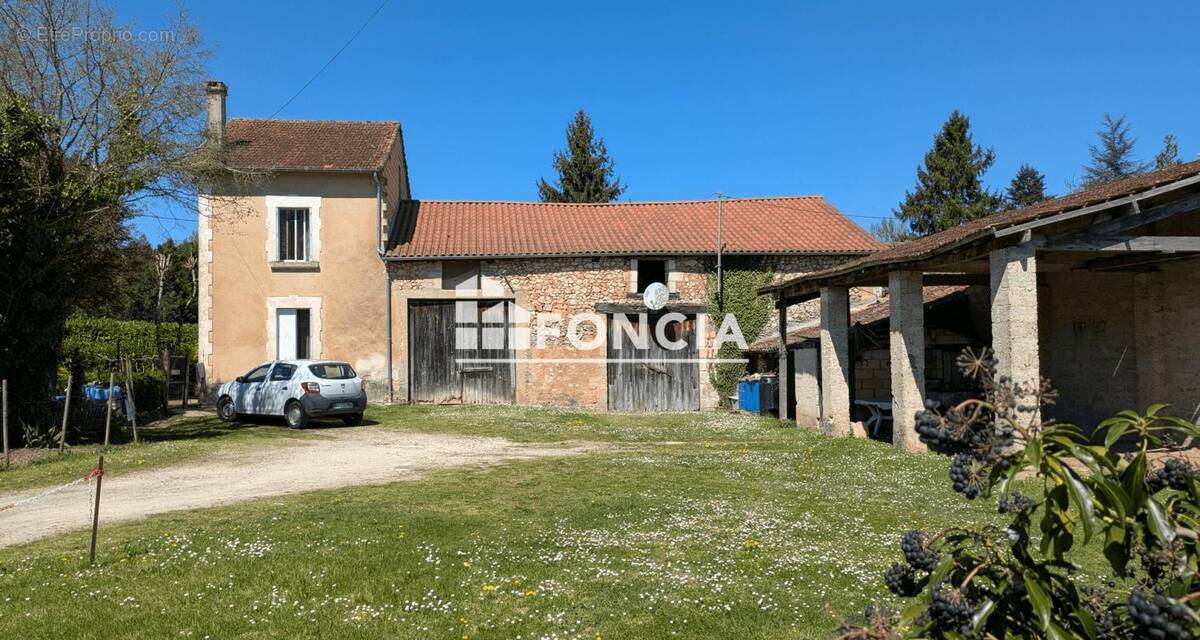 Maison à ANTONNE-ET-TRIGONANT