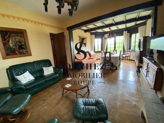 Maison à AIX-NOULETTE