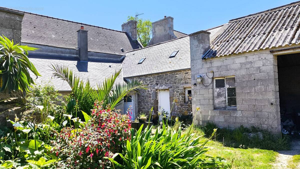 Maison à SANTEC