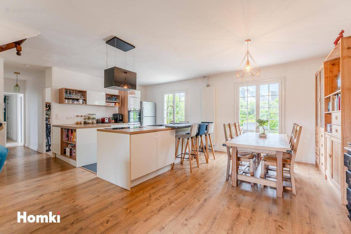Maison à SAINTE-LUCE-SUR-LOIRE