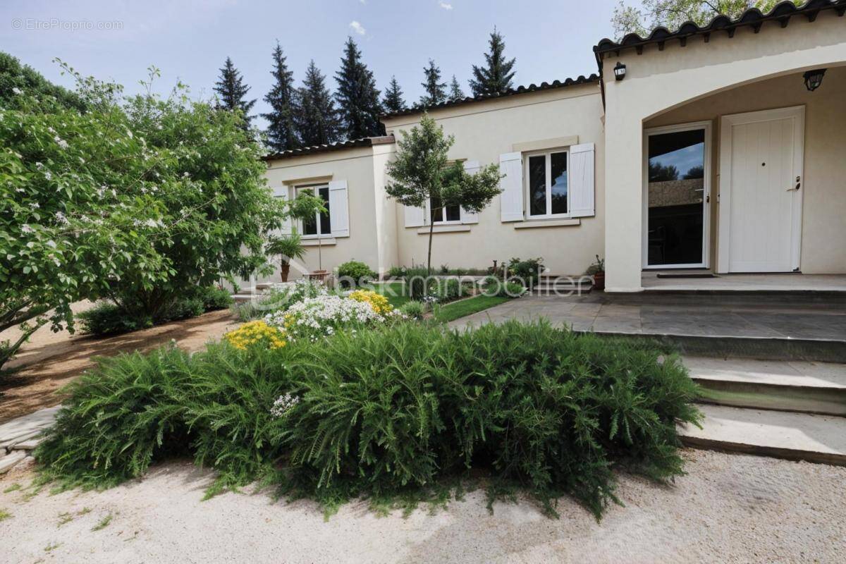Maison à SOLLIES-PONT