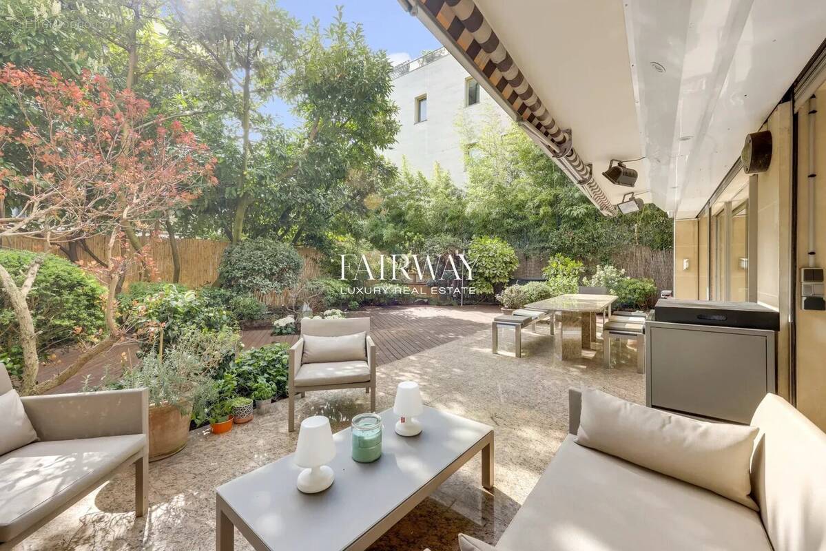 Appartement à NEUILLY-SUR-SEINE