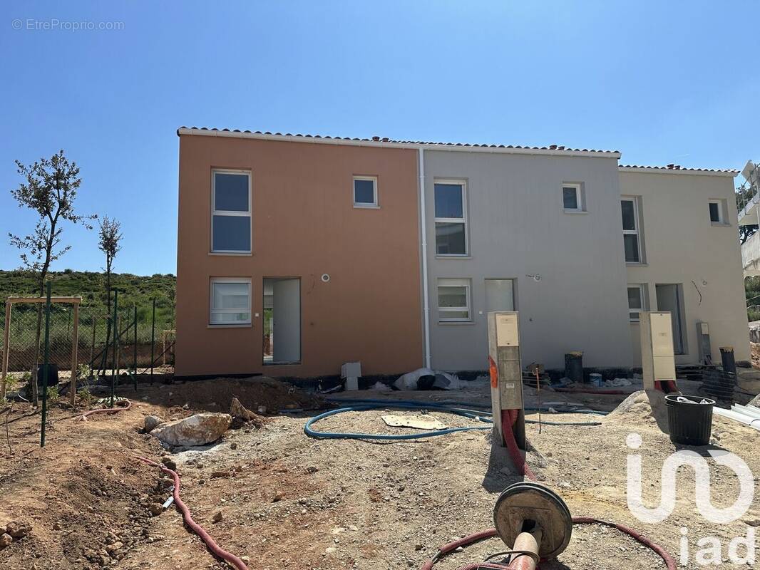Photo 1 - Maison à PORT-DE-BOUC