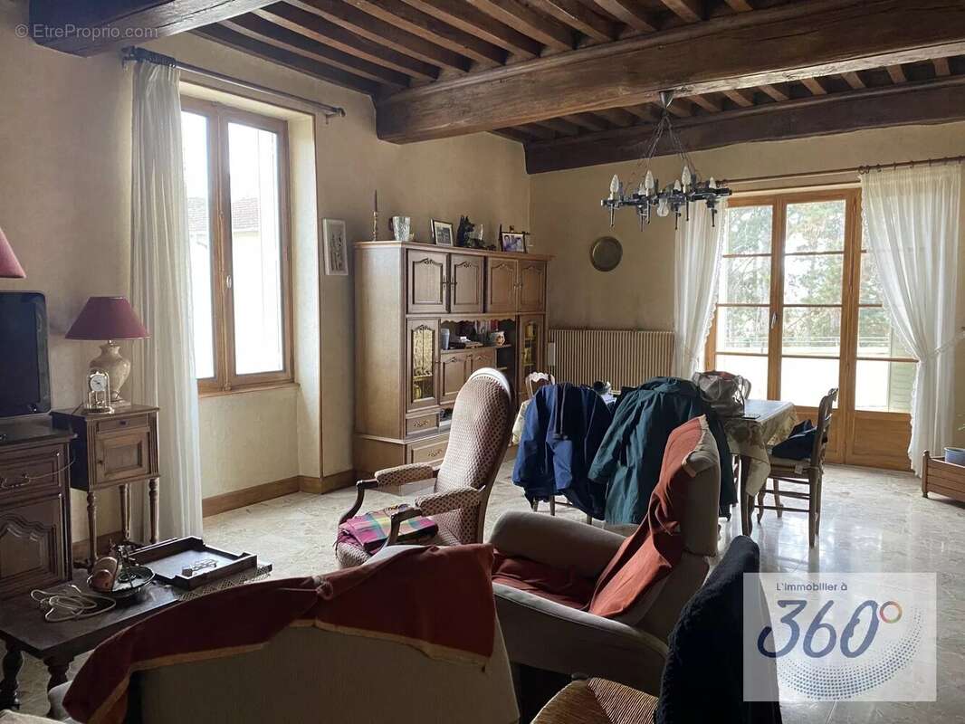 Maison à CLUNY