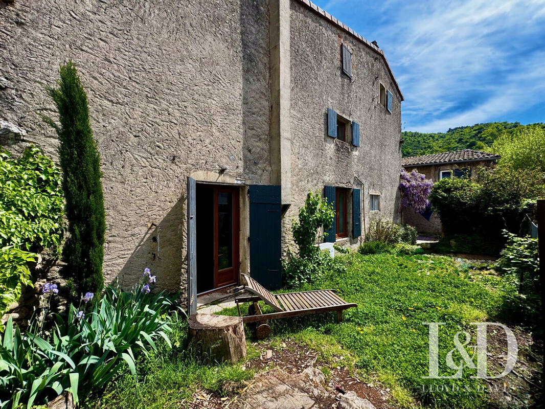Maison à SAINT-LAURENT-DU-PAPE