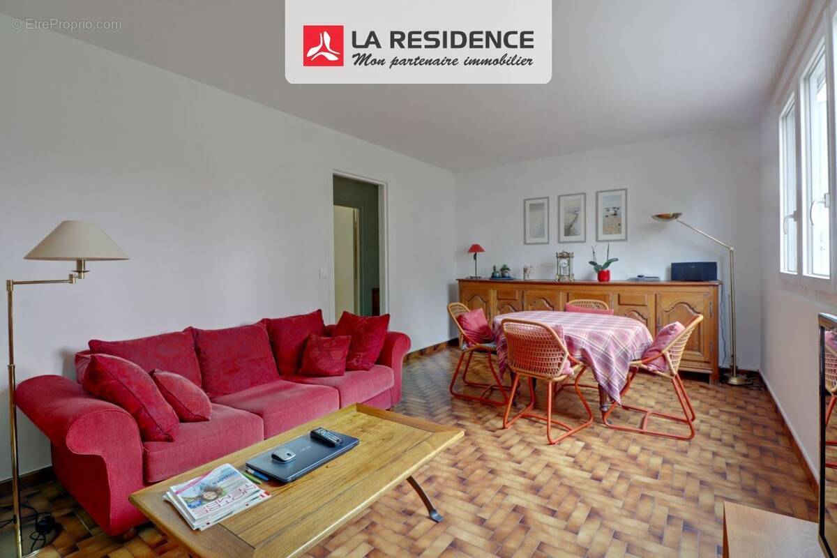 Appartement à MAURECOURT