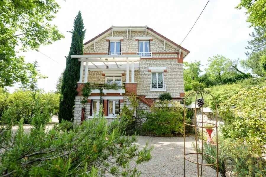 Maison à SAINT-PIERRE-LES-NEMOURS