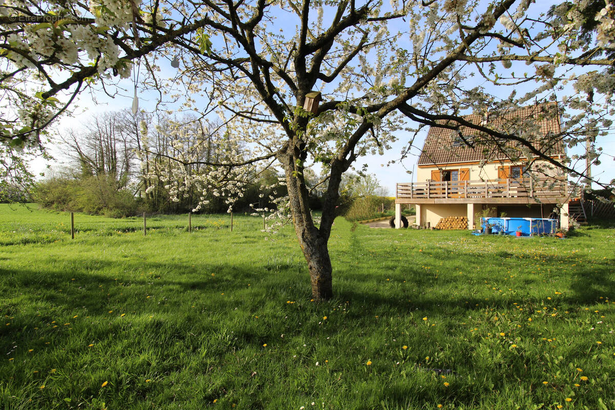 Maison à HOUDAN