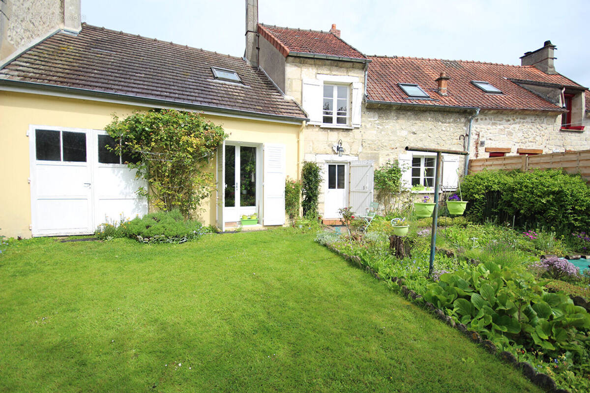 Maison à VERNEUIL-EN-HALATTE
