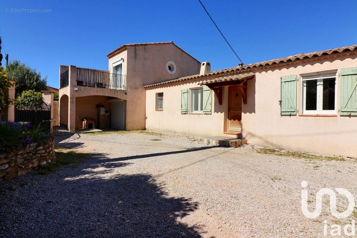 Photo 1 - Maison à SEILLONS-SOURCE-D&#039;ARGENS