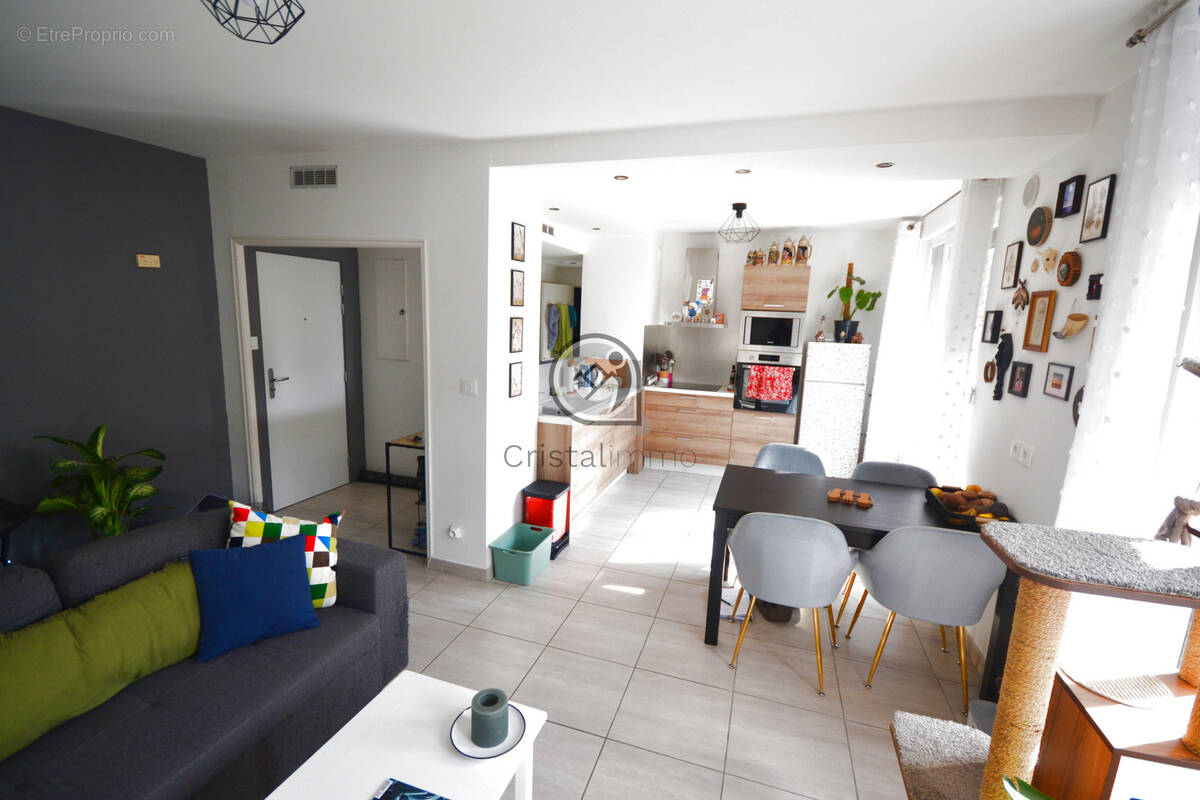 Appartement à DOMENE