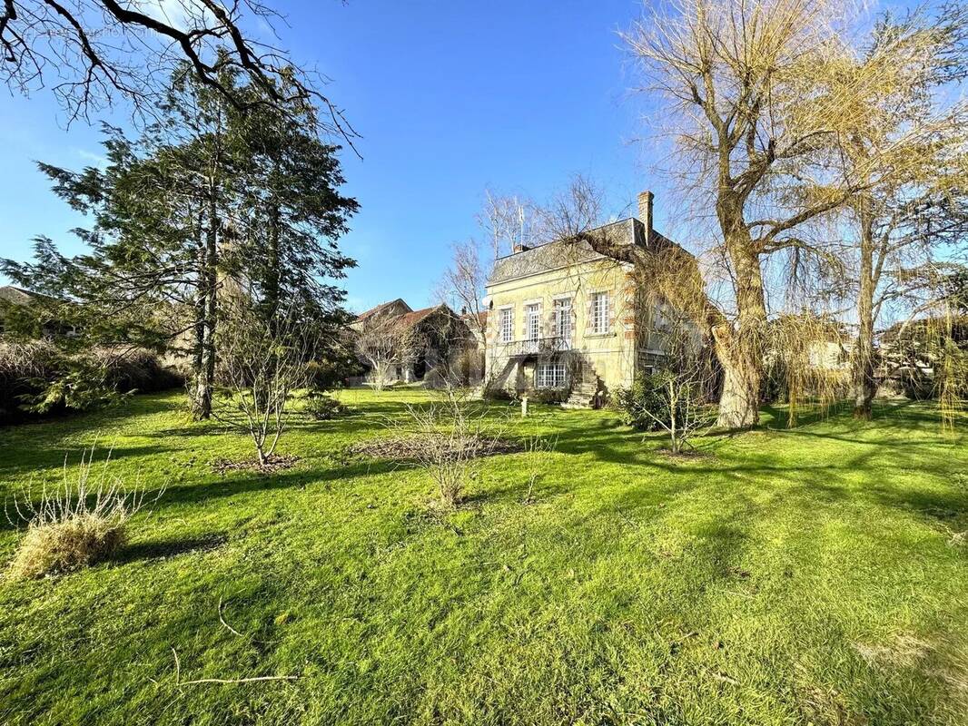 Maison à AVALLON