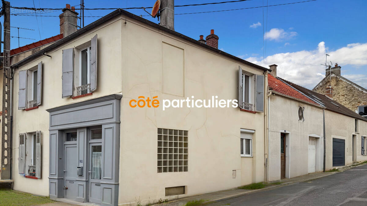 Maison à OZOUER-LE-VOULGIS