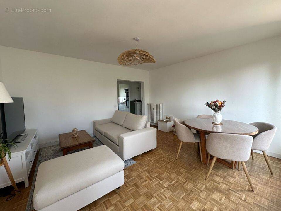 Appartement à FLEURY-SUR-ORNE