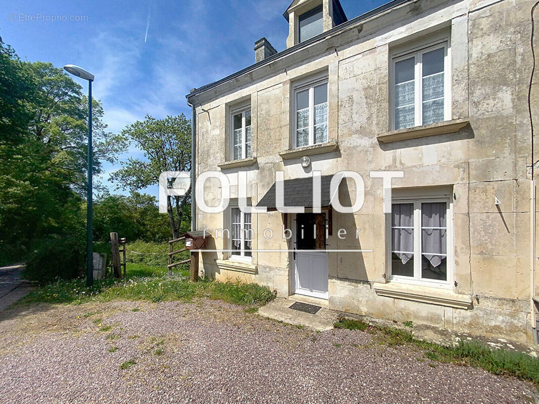 Maison à MOULINES