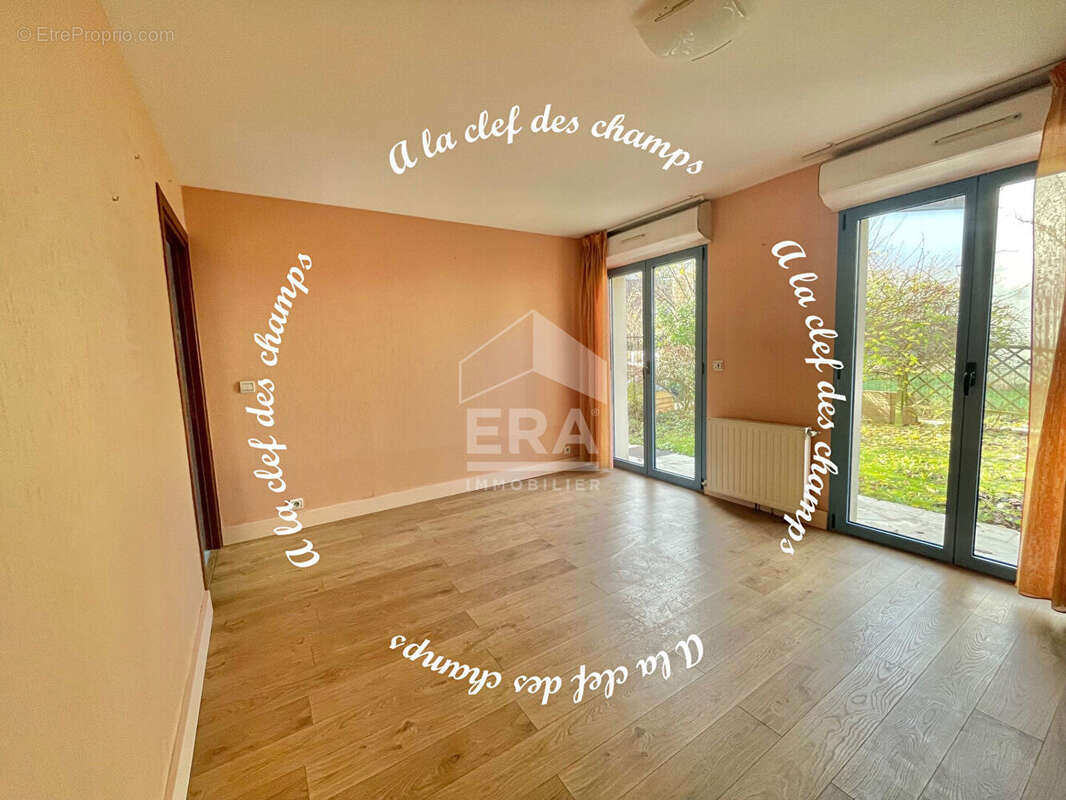 Appartement à SAINT-REMY-LES-CHEVREUSE