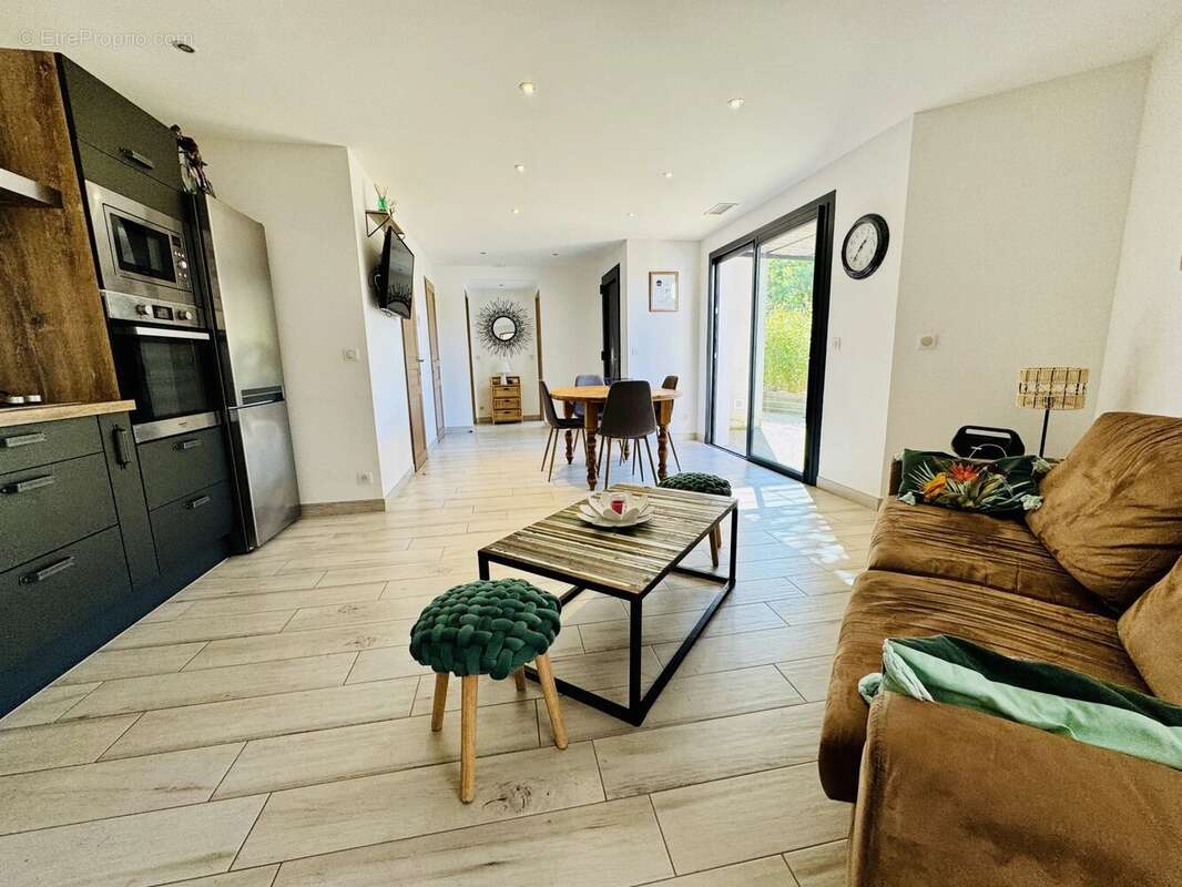Maison à VALLAURIS
