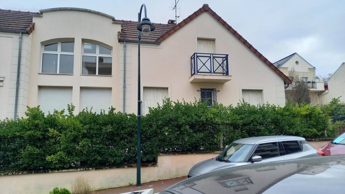 Maison à LE PLESSIS-ROBINSON