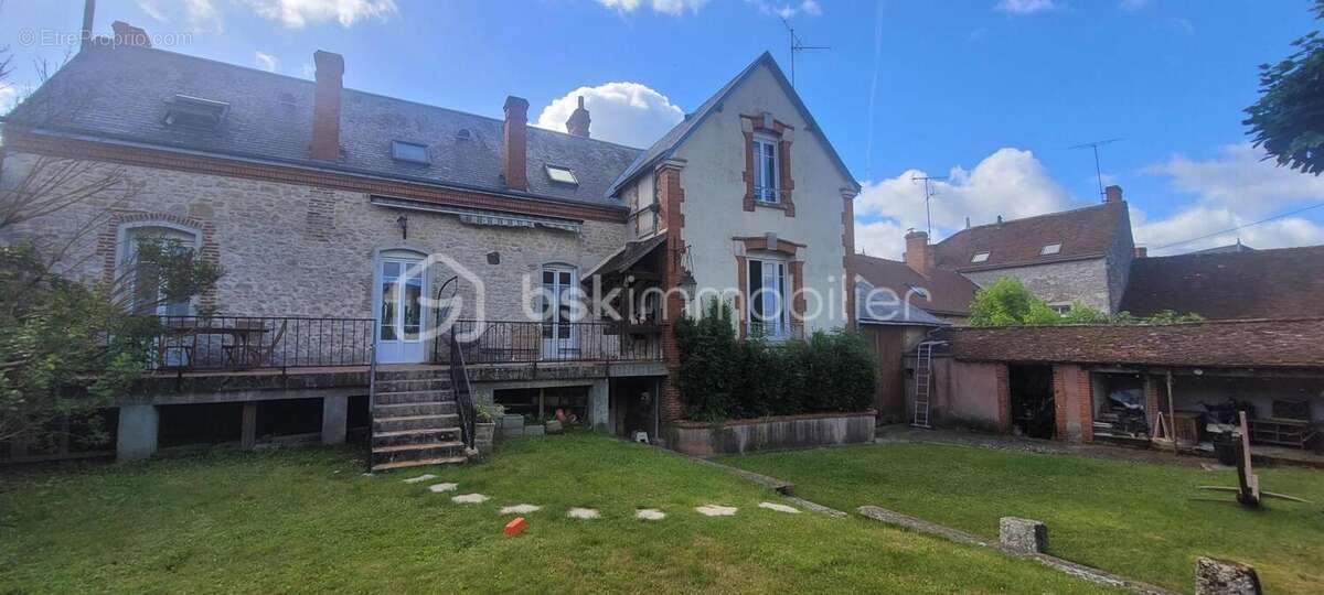 Maison à BEAUNE-LA-ROLANDE