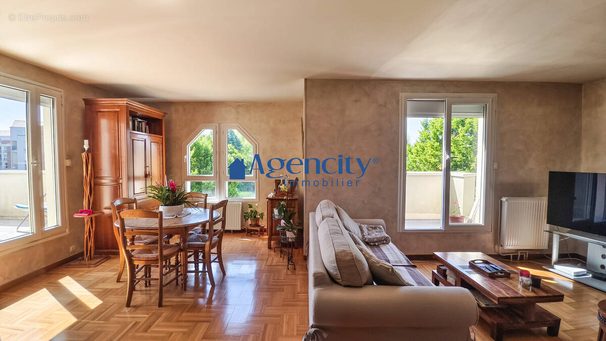 Appartement à LOGNES