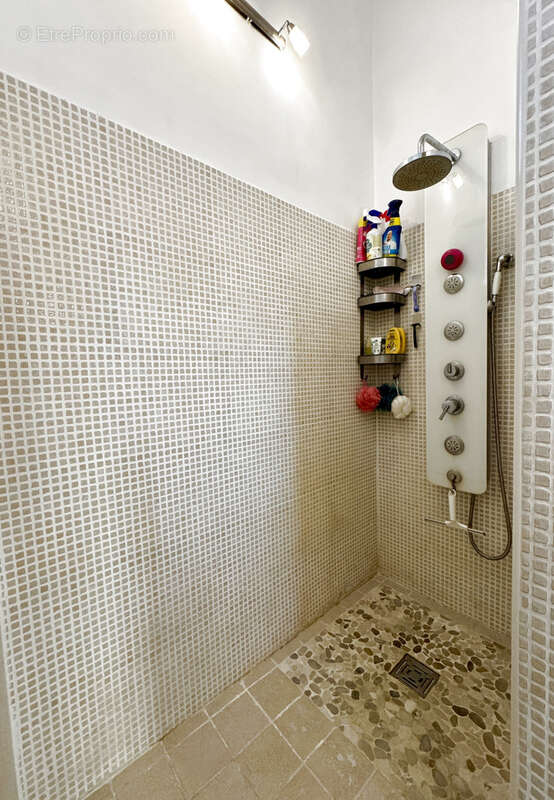 Appartement à MARSEILLE-2E