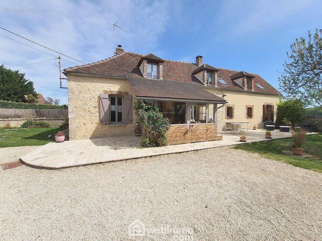 Une autre vue de cette belle longère. - Maison à EGREVILLE
