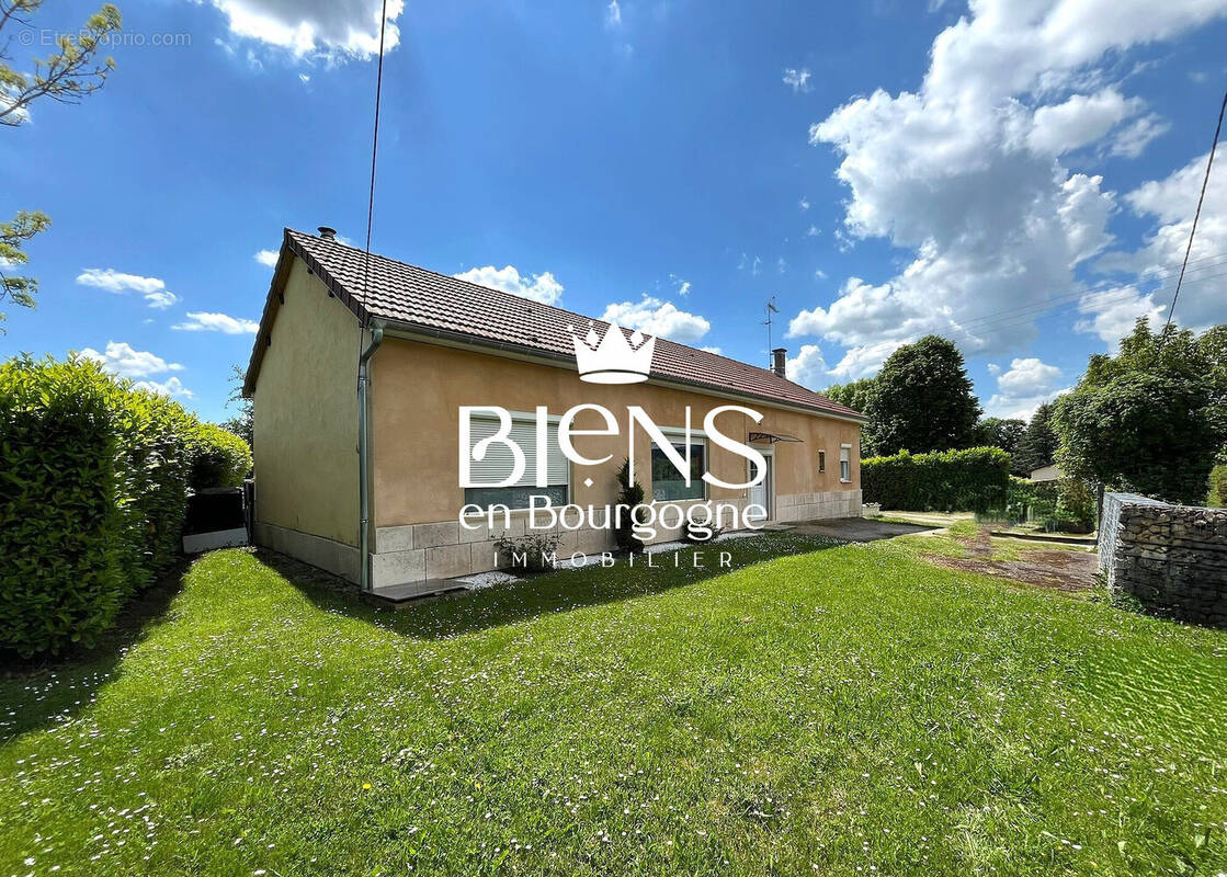 Maison à LA ROCHEPOT