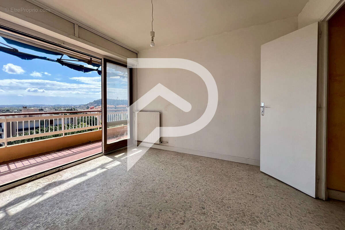 Appartement à HYERES