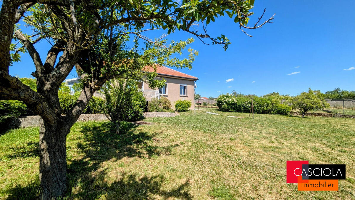 Maison à LOUVIGNY