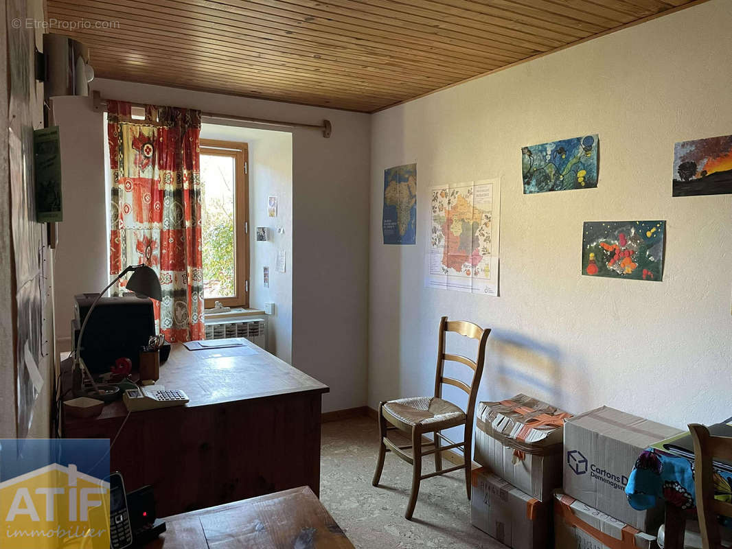 Maison à NOIRETABLE