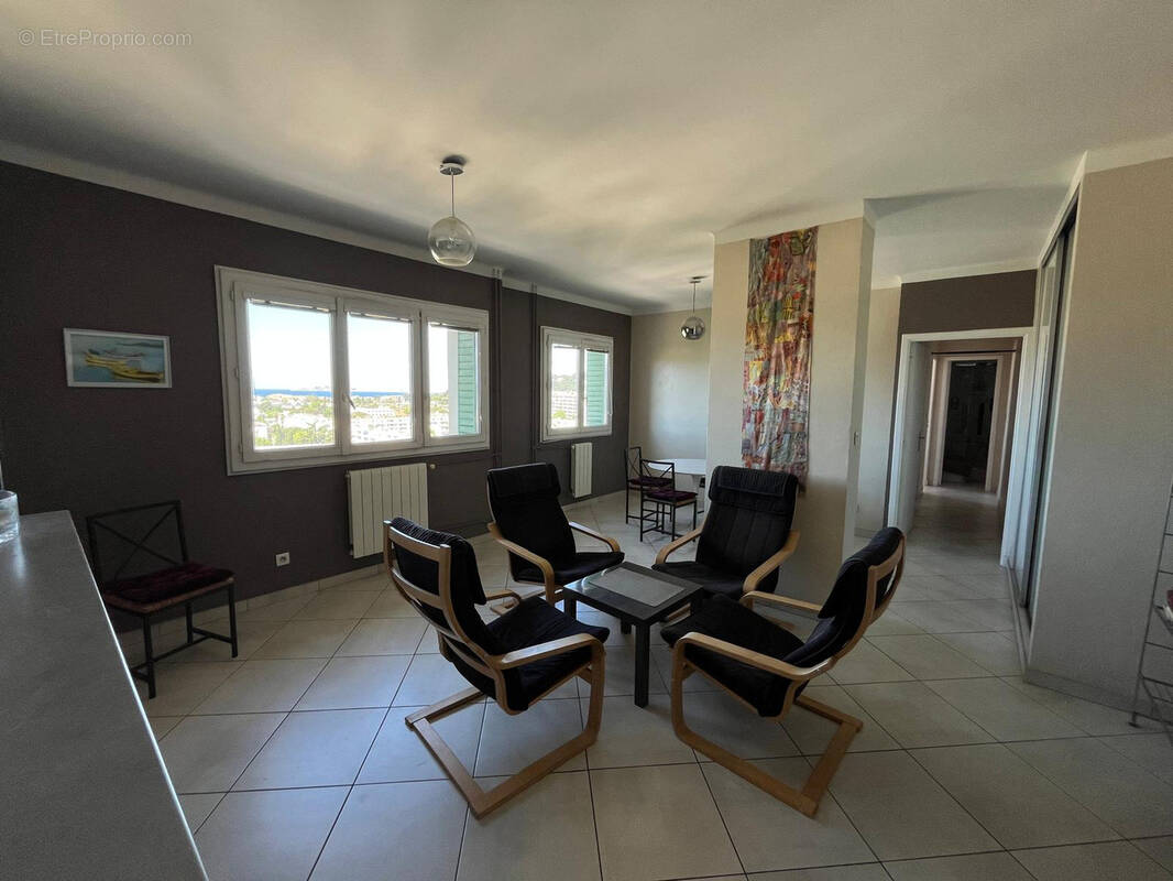 Appartement à MARSEILLE-8E