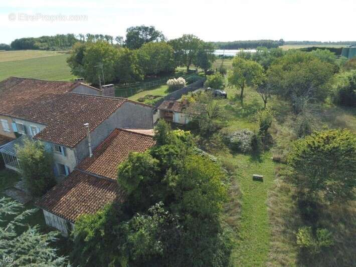 Maison à VERTEUIL-SUR-CHARENTE