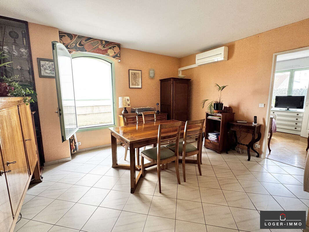 Appartement à SAINT-MAUR-DES-FOSSES