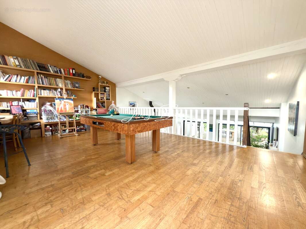 Maison à PEZILLA-LA-RIVIERE