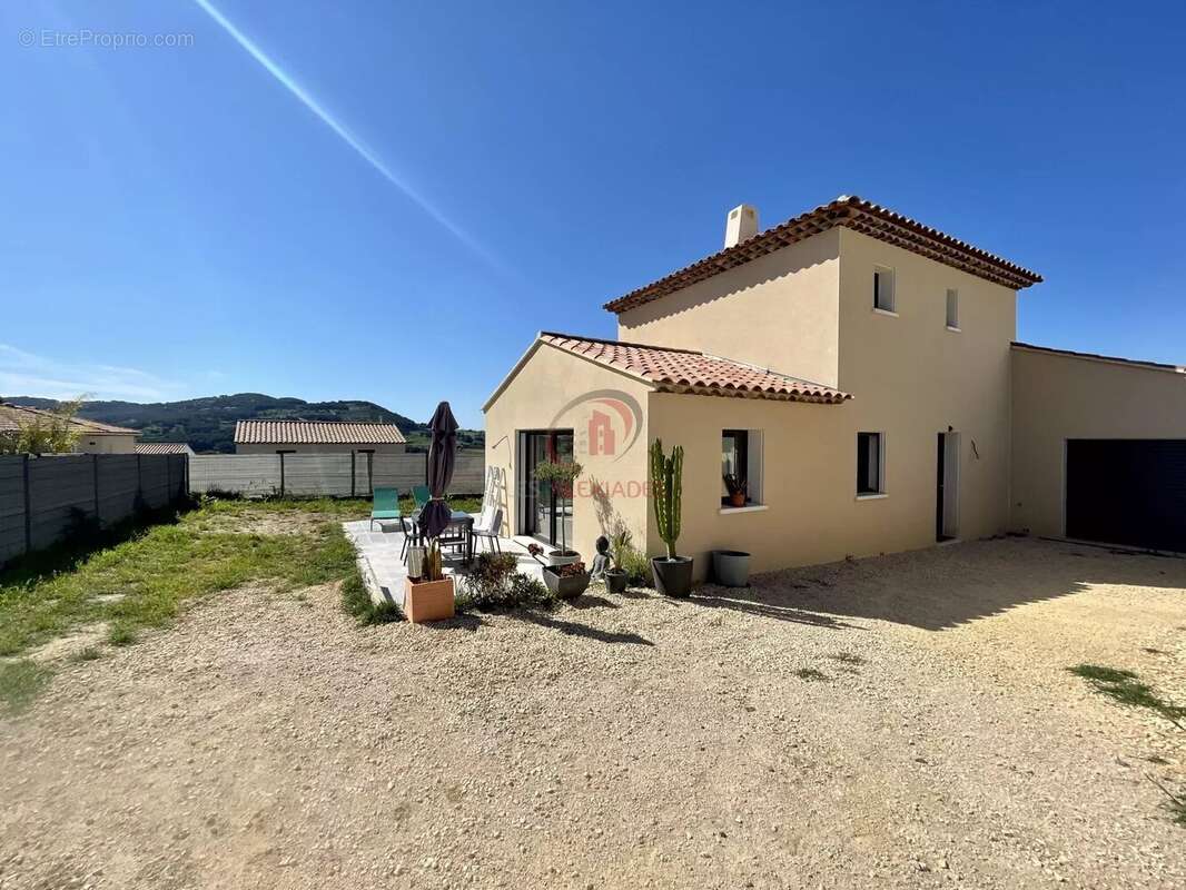 Maison à LE CASTELLET