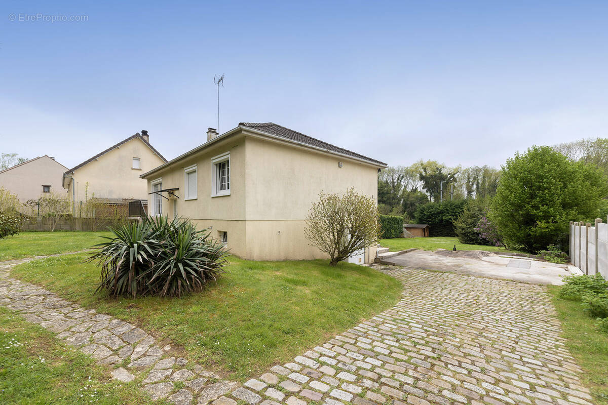 Maison à LA FERTE-ALAIS