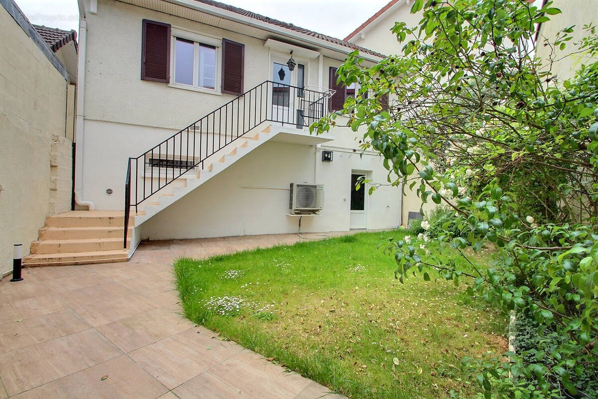 Maison à NANTERRE