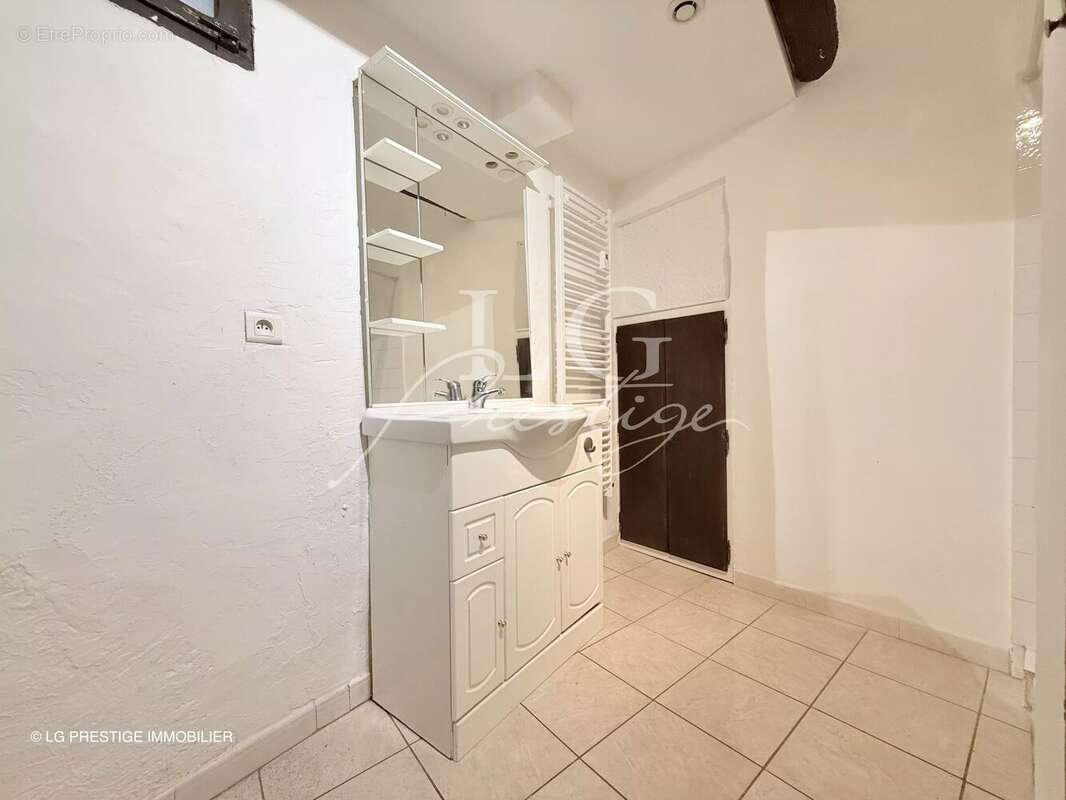 Appartement à FAYENCE