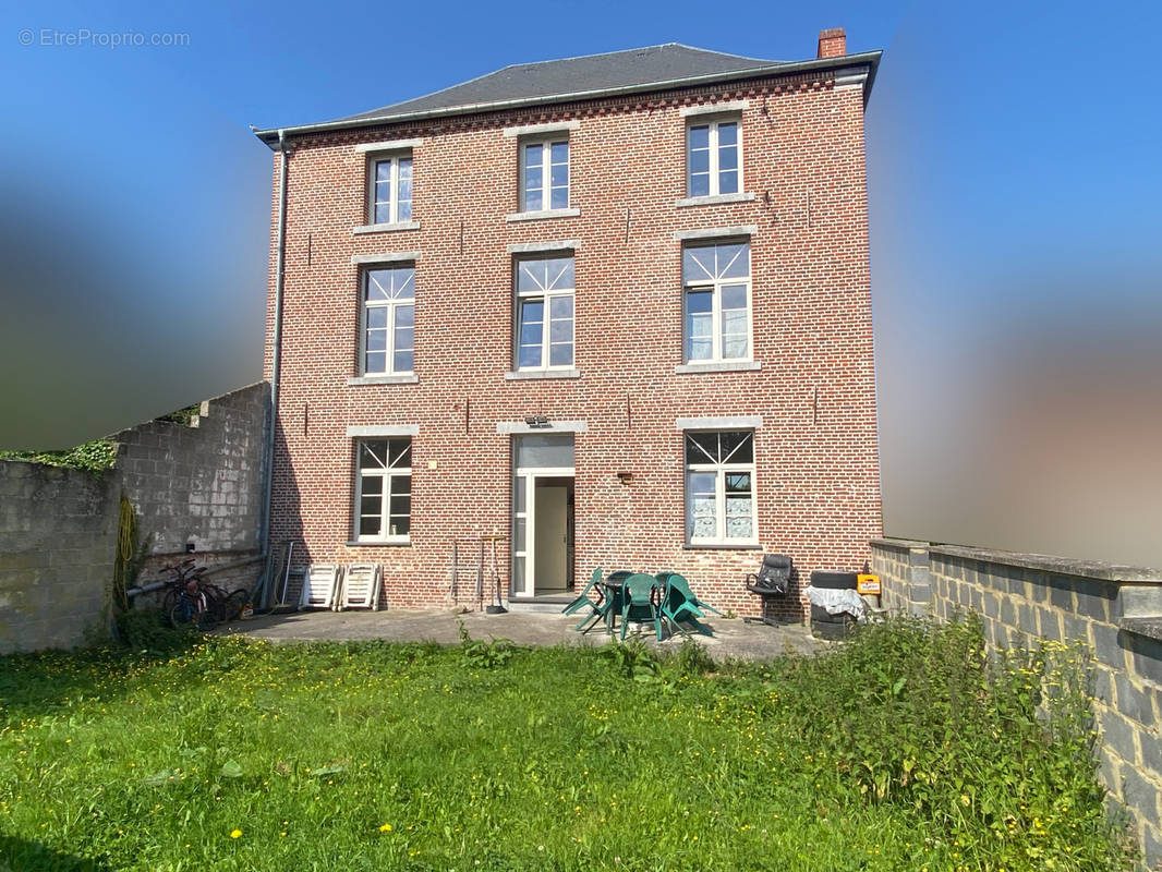 Maison à SOLRE-LE-CHATEAU