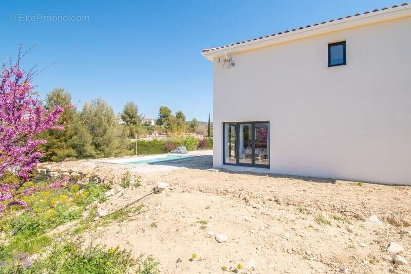 Maison à LE CASTELLET